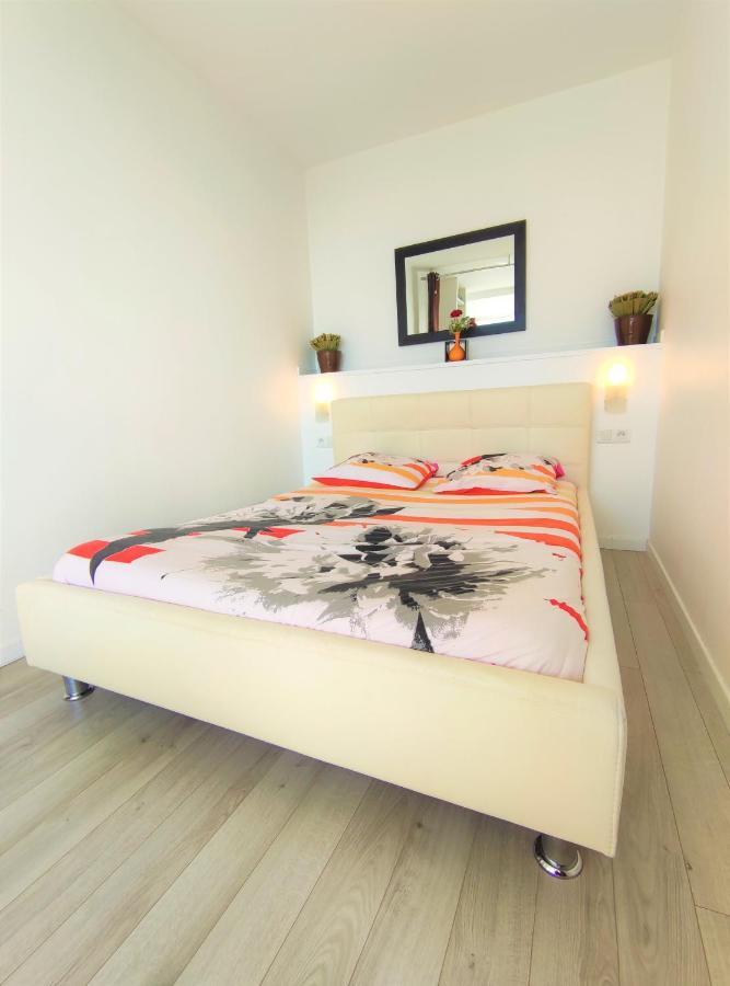 6 Appartements Et 4 Adresses A Mi-Chemin Entre Le Vieux Port Et L Ile De Re La Rochelle  Eksteriør bilde